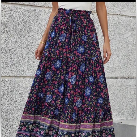 Dresses & Skirts - NWT Aly Daly Naxi Skirt Floral Print Navy background, pink/Yellow flower Sz S